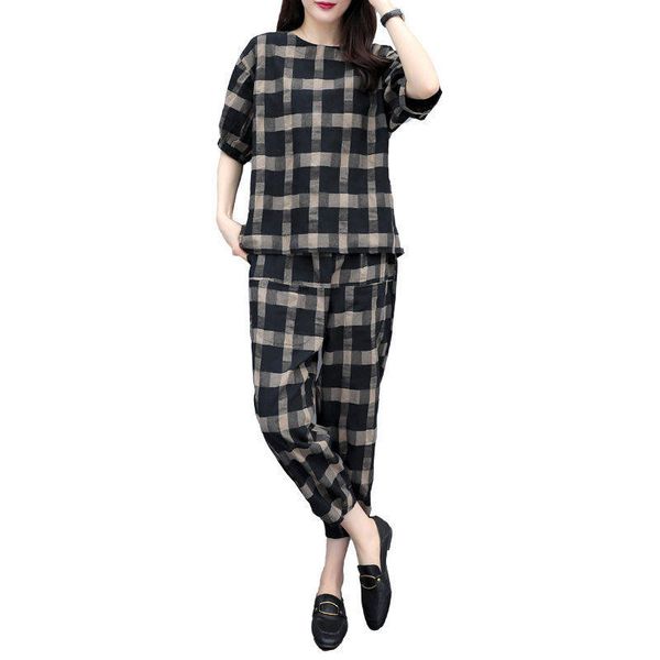 cotton plaid two piece set female 2020 summer cotton large size casual short-sleeved cropped pants was thin tracksuit for women, White
cotton plaid two piece set female 2020 summer cotton large size casual short-sleeved cropped pants was thin tracksuit for women, White
