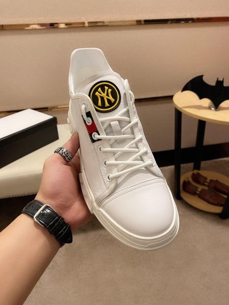 2020w2 fashion casual shoes men shoes comfortable breathable sports luxury shoes original box packaging zapatos hombre, Black
2020w2 fashion casual shoes men shoes comfortable breathable sports luxury shoes original box packaging zapatos hombre, Black