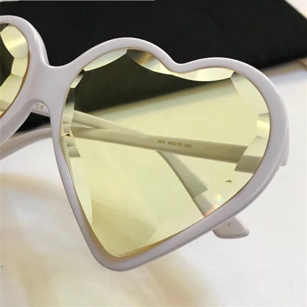 wholesale-luxury 0360 sunglasses for women popular heart frame fashion model uv protection lens summer style come with case, White;black
wholesale-luxury 0360 sunglasses for women popular heart frame fashion model uv protection lens summer style come with case, White;black