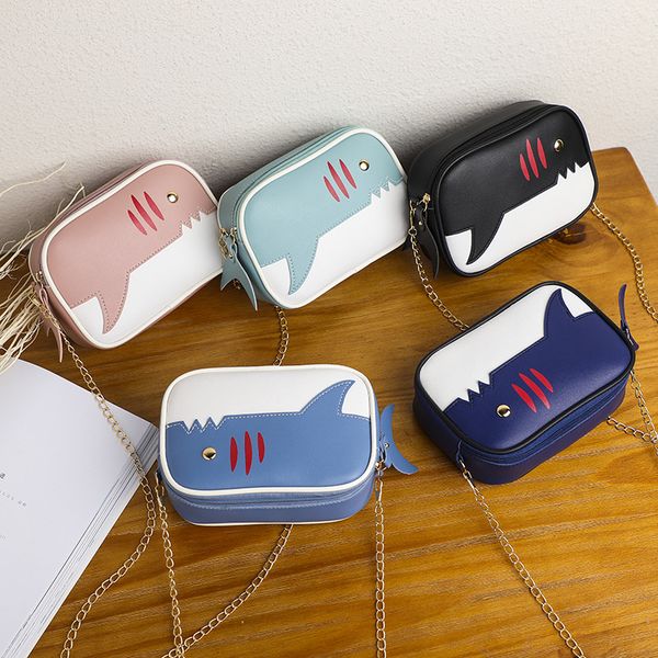 korean version of the new fashion children's bag simple female bag shoulder messenger casual small square
korean version of the new fashion children's bag simple female bag shoulder messenger casual small square
