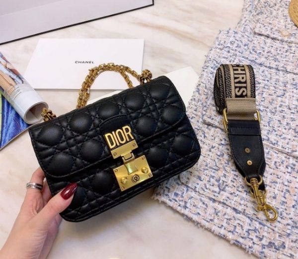 Fa hion vintage handbag women bag de igner handbag wallet for women leather chain bag cro body and houlder bag with gift bag
Fa hion vintage handbag women bag de igner handbag wallet for women leather chain bag cro body and houlder bag with gift bag