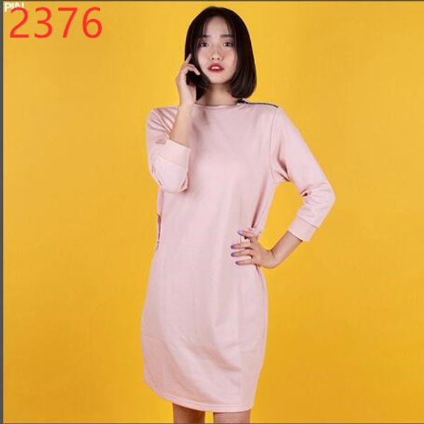 2019addias in the autumn of the new bump color letters embroidered loose knitting dress long sleeve dress, White;black
2019addias in the autumn of the new bump color letters embroidered loose knitting dress long sleeve dress, White;black