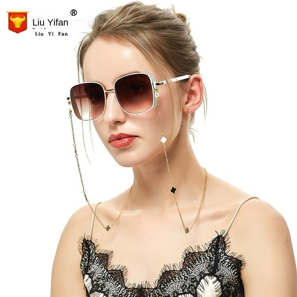 lucky titanium steel vacuum plated sun chain rope presbyopic glasses presbyopic glasses hanging neck (3-color four-leaf flower, Blue
lucky titanium steel vacuum plated sun chain rope presbyopic glasses presbyopic glasses hanging neck (3-color four-leaf flower, Blue