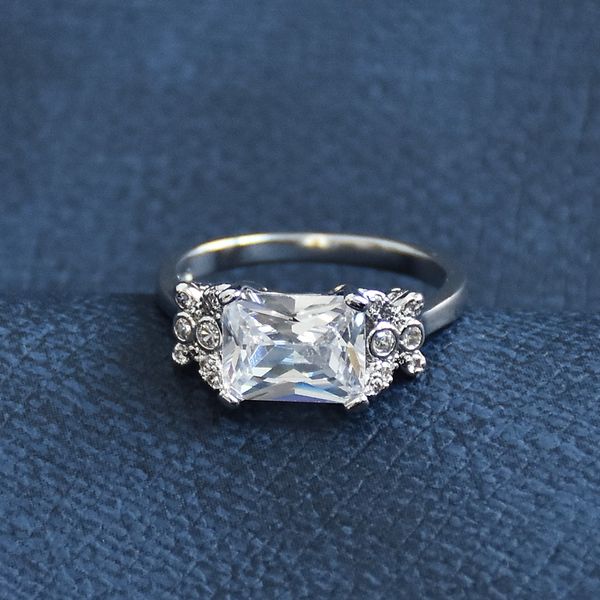 luxury style jewelry white color inlay cubic zirconia unique shaped ring for women wedding engagement zr006
luxury style jewelry white color inlay cubic zirconia unique shaped ring for women wedding engagement zr006