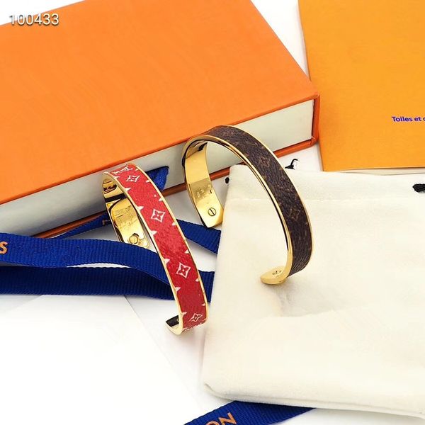luxury designer jewelry men bracelets women leather bracelet stainless steel gold bracelet fashion open bracelet ing, Golden;silver
luxury designer jewelry men bracelets women leather bracelet stainless steel gold bracelet fashion open bracelet ing, Golden;silver