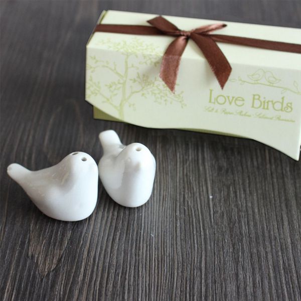 2pcs/lot love birds salt pepper shaker ceramic spice tools 12*4*5cm wedding favor love bird salt and pepper shaker spice tools party gift
2pcs/lot love birds salt pepper shaker ceramic spice tools 12*4*5cm wedding favor love bird salt and pepper shaker spice tools party gift