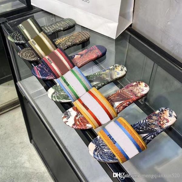 роскошные дизайнерские кожаные женские сандалии летние плоские тапочки мода пляжная женщина мультфильм большая голова тапочки радужные буквы, Black
роскошные дизайнерские кожаные женские сандалии летние плоские тапочки мода пляжная женщина мультфильм большая голова тапочки радужные буквы, Black