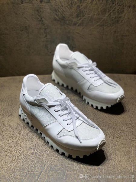 low-cut flat-bottom run away sneakers, quality brand-name shoes, level designer design, fashion, flat-bottom and comfortable trend
low-cut flat-bottom run away sneakers, quality brand-name shoes, level designer design, fashion, flat-bottom and comfortable trend