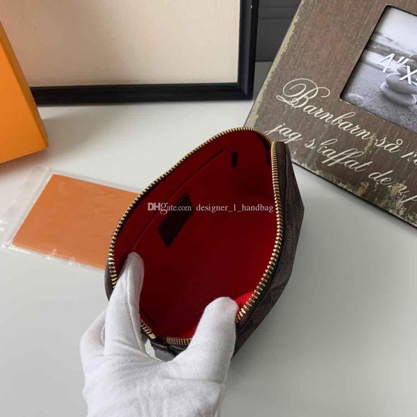colorful flower design element ladies cosmetic bag zipper handbag round bag body pvc material clutch bag wallet with box
colorful flower design element ladies cosmetic bag zipper handbag round bag body pvc material clutch bag wallet with box