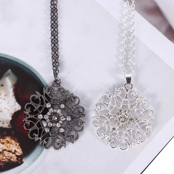 1pc vintage long chain necklace pierced pattern crystal rhinestone round pendant simple choker women statement fashion jewelry, Silver
1pc vintage long chain necklace pierced pattern crystal rhinestone round pendant simple choker women statement fashion jewelry, Silver
