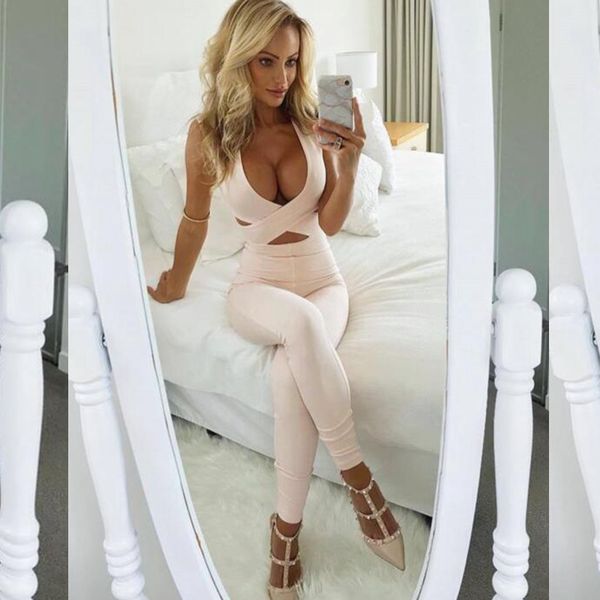 2019 fashion beige sleeveless bandage jumpsuit v neck hollow out solid bodycon women summer elegant celebrity party club, Black;white
2019 fashion beige sleeveless bandage jumpsuit v neck hollow out solid bodycon women summer elegant celebrity party club, Black;white
