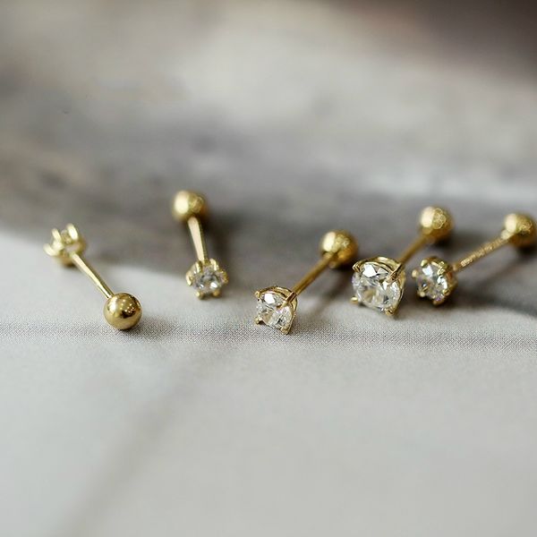 customized single drill stud with 14k gold inlaid with shiny zircon mini four claw six claw screw stud, Golden;silver
customized single drill stud with 14k gold inlaid with shiny zircon mini four claw six claw screw stud, Golden;silver