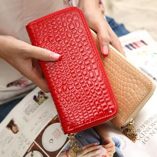 large capacity purse women patent leather purses female wallets brand wallet double zipper day clutch black purse xs-209, Red;black
large capacity purse women patent leather purses female wallets brand wallet double zipper day clutch black purse xs-209, Red;black