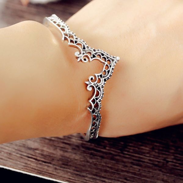 vintage women carved hollow crown opening bracelet bangle adjustable jewelry punk chain bracelet set women exquisite party jewel, Golden;silver
vintage women carved hollow crown opening bracelet bangle adjustable jewelry punk chain bracelet set women exquisite party jewel, Golden;silver