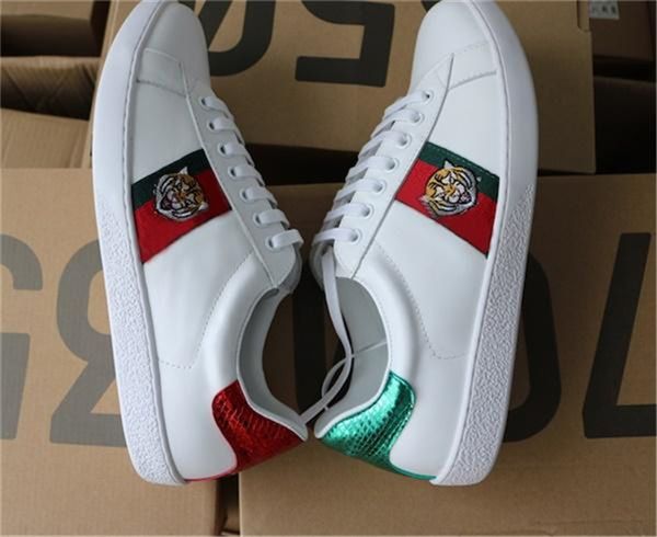 New Ace Embroidery Small Bee Small White Shoes Fashion G Men Women Low Cut Casual Flat Shoes Sneakers Unisex Zapatillas Sneakers 36-44
New Ace Embroidery Small Bee Small White Shoes Fashion G Men Women Low Cut Casual Flat Shoes Sneakers Unisex Zapatillas Sneakers 36-44