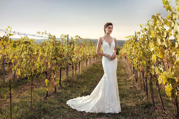 garden lace mermaid wedding dresses 2019 new design selling court train applique deep v-neck bridal gowns vestido de noiva w1121, White
garden lace mermaid wedding dresses 2019 new design selling court train applique deep v-neck bridal gowns vestido de noiva w1121, White