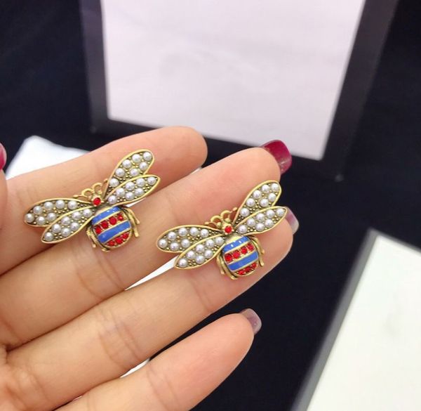 2020 popular classic bee earrings fashion simple and generous ladies jewelry high-end luxury and elegant gifts, Silver
2020 popular classic bee earrings fashion simple and generous ladies jewelry high-end luxury and elegant gifts, Silver