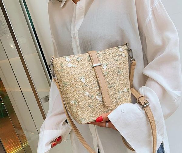 the newset lace embroidered beach woven bag dual-use retro wild casual straw bag