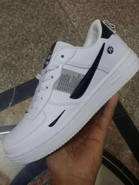 2020 forces men women casual shoes low cut one 1 white black skateboarding classic af 1s fly chaussure homme femme trainers sports sneakers
2020 forces men women casual shoes low cut one 1 white black skateboarding classic af 1s fly chaussure homme femme trainers sports sneakers