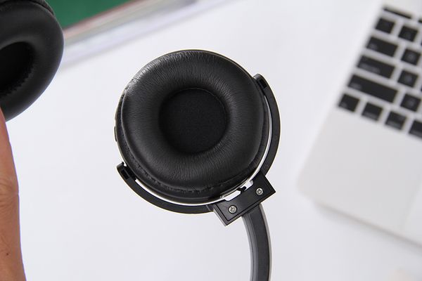 2019 European and American subwoofer high-end headset Bluetooth smart headset factory wholesale direct universal multi-purpose headphones
2019 European and American subwoofer high-end headset Bluetooth smart headset factory wholesale direct universal multi-purpose headphones