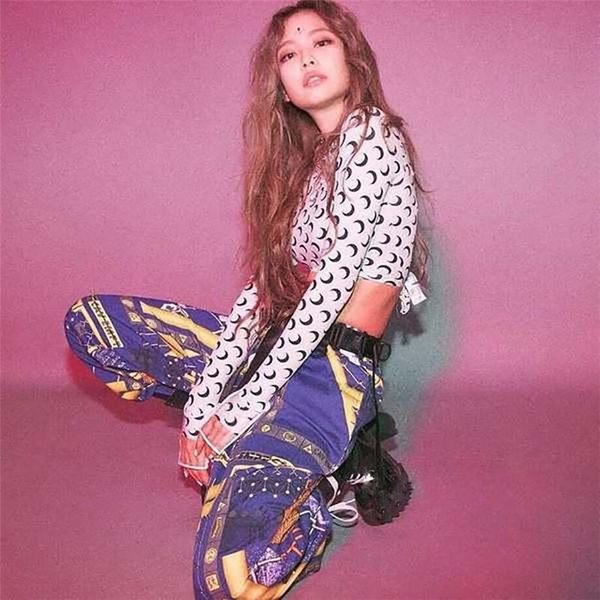 spring and summer fashion new women's jacket moon print tight bottoming shirt long-sleeved t-shirt, White
spring and summer fashion new women's jacket moon print tight bottoming shirt long-sleeved t-shirt, White