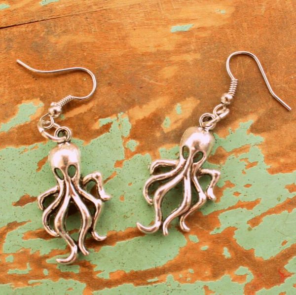 день нового стиля ancient silver marine life осьминог серьга ушной крючок личность творческих женщины дизайнер ювелирных изделий серьги горя
день нового стиля ancient silver marine life осьминог серьга ушной крючок личность творческих женщины дизайнер ювелирных изделий серьги горя