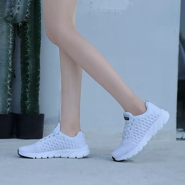 breathable women sport shoes antislip running shoes zapatos de mujer women sneakers max size eur 35-40
breathable women sport shoes antislip running shoes zapatos de mujer women sneakers max size eur 35-40