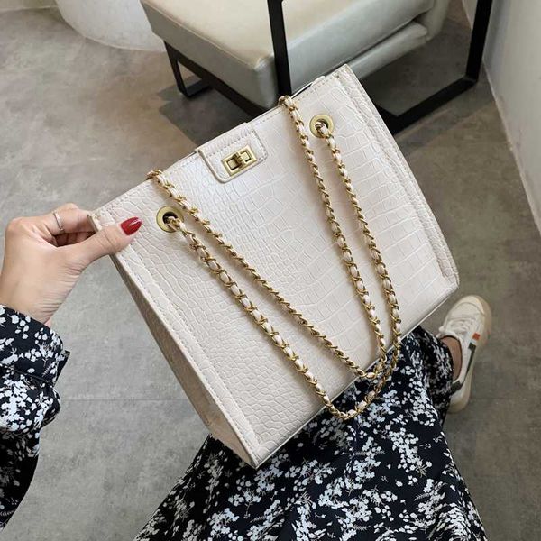 женщины pu кожаные сумки женский мешок плеча конструктора luxury lady chain tote большой емкости zipper сумки на ремне
женщины pu кожаные сумки женский мешок плеча конструктора luxury lady chain tote большой емкости zipper сумки на ремне