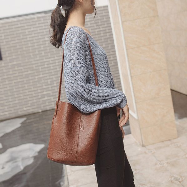 women's handbag new fashion women's bag large capacity shopping messenger shoulder bags retro travel leather bucket bags
women's handbag new fashion women's bag large capacity shopping messenger shoulder bags retro travel leather bucket bags