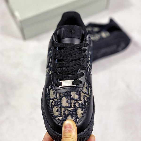 2020 new men women low cut one 1 casual shoes white af 1 black dunk sports skateboard shoes classic trainers high sneakers, Blue;gray
2020 new men women low cut one 1 casual shoes white af 1 black dunk sports skateboard shoes classic trainers high sneakers, Blue;gray