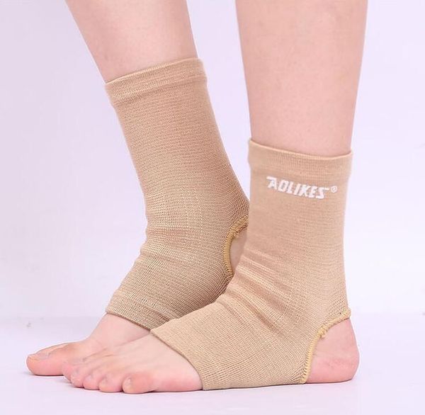1 pair ankle support brace product foot basketball football badminton anti sprained ankle protector warm nursing care men women, Blue;black
1 pair ankle support brace product foot basketball football badminton anti sprained ankle protector warm nursing care men women, Blue;black