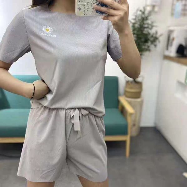 творческий 2020 сезон темперамент короткий рукав круглый воротник тонкий случайные свитер футболку пуловеры костюм женский футболка, White
творческий 2020 сезон темперамент короткий рукав круглый воротник тонкий случайные свитер футболку пуловеры костюм женский футболка, White