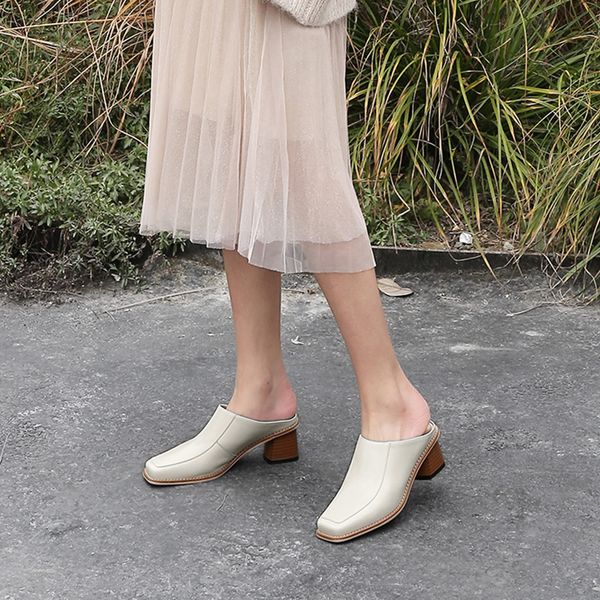 dilalula large size 33-40 covered toe genuine leather pumps woman shoes chunky heels lady mules shoes woman pumps, Black;white
dilalula large size 33-40 covered toe genuine leather pumps woman shoes chunky heels lady mules shoes woman pumps, Black;white
