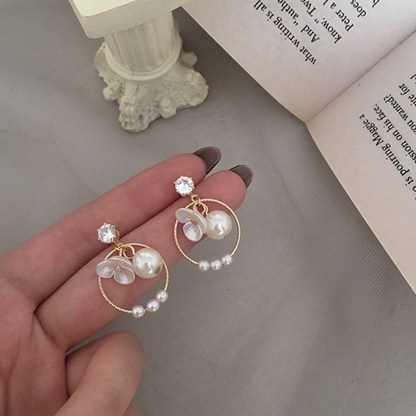 cute pear tree flower face white earrings female korean temperament simple zircon earrings tide pearl accessories, Golden;silver
cute pear tree flower face white earrings female korean temperament simple zircon earrings tide pearl accessories, Golden;silver