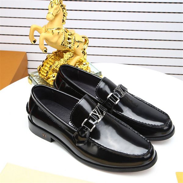 2020 mens luxury dress shoes leather casual loafers gentleman slip on flat oxford shoes 38-45 size, Black;red
2020 mens luxury dress shoes leather casual loafers gentleman slip on flat oxford shoes 38-45 size, Black;red