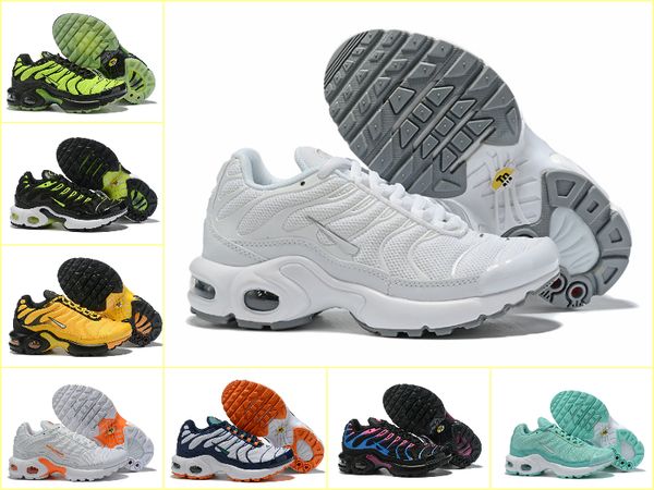 2020 new mens tn plus running sports shoes triple black white be true chaussures air plus requin se fashion maxes sneaker
2020 new mens tn plus running sports shoes triple black white be true chaussures air plus requin se fashion maxes sneaker
