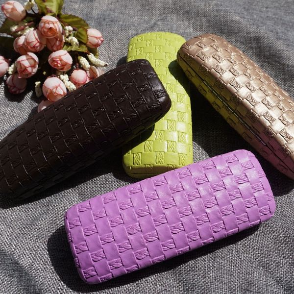 relief leather eyewear case men women elegant hard eyewear case eyeglass box glasses multi color, Silver
relief leather eyewear case men women elegant hard eyewear case eyeglass box glasses multi color, Silver