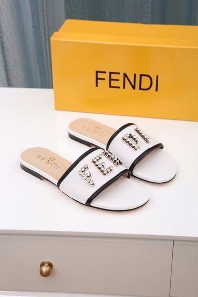 Chinelos whatsyan
Chinelos whatsyan