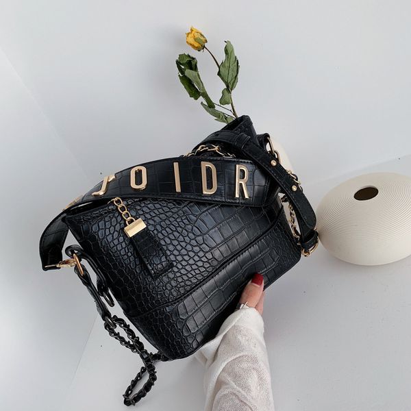 on the new small bag woman's new high-sense product chain one shoulder diagonal cross bag fashion yam handbag
on the new small bag woman's new high-sense product chain one shoulder diagonal cross bag fashion yam handbag