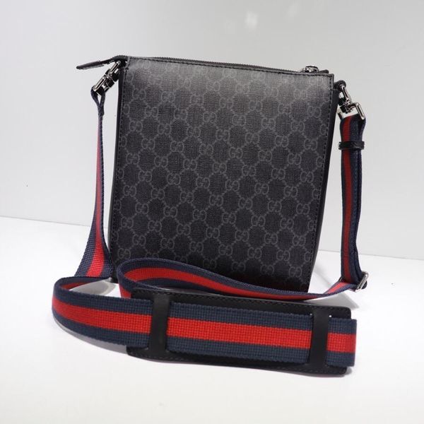 2020 all stripe red black leather men message bag handbag gold letter hardware shoulder bags, Black;red
2020 all stripe red black leather men message bag handbag gold letter hardware shoulder bags, Black;red