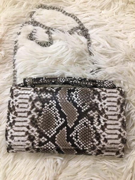 real cowhide genuine leather women's bag snake python pattern handbags serpentine ladies shoulder messenger bags dropship
real cowhide genuine leather women's bag snake python pattern handbags serpentine ladies shoulder messenger bags dropship