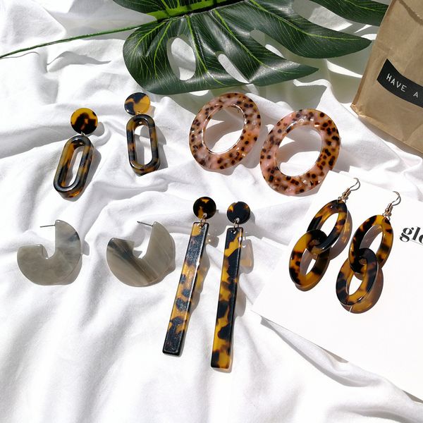 tortoiseshell square round c stud earrings resin round earring new arrival sale trendy bohemian earrings elegant design jewelry, Golden;silver
tortoiseshell square round c stud earrings resin round earring new arrival sale trendy bohemian earrings elegant design jewelry, Golden;silver