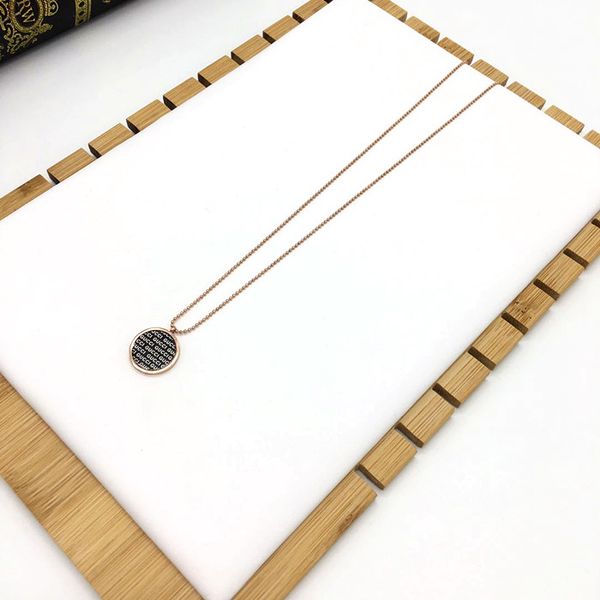 wholesale-new brand style women's necklace pendant letter pattern fashion boutique peptide steel suitable for gifts with box (no logo), Silver
wholesale-new brand style women's necklace pendant letter pattern fashion boutique peptide steel suitable for gifts with box (no logo), Silver