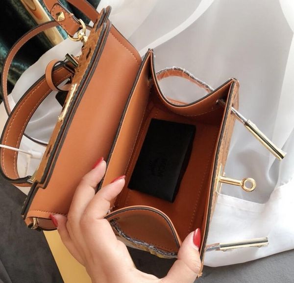 shopping women fashion shoulder bags ready stock leather crossbody bag phone bag lady briefcase
shopping women fashion shoulder bags ready stock leather crossbody bag phone bag lady briefcase