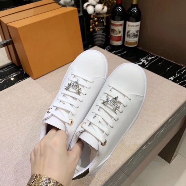with box sneaker casual shoes trainers fashion sports shoes trainers shoes for woman dhl by bag07 l1801
with box sneaker casual shoes trainers fashion sports shoes trainers shoes for woman dhl by bag07 l1801