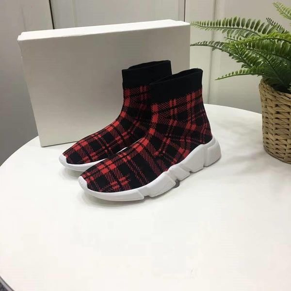 new platform designer luxury triple shoe women/men luxury designer casual shoes green/black/red sneakers real leather post l05
new platform designer luxury triple shoe women/men luxury designer casual shoes green/black/red sneakers real leather post l05