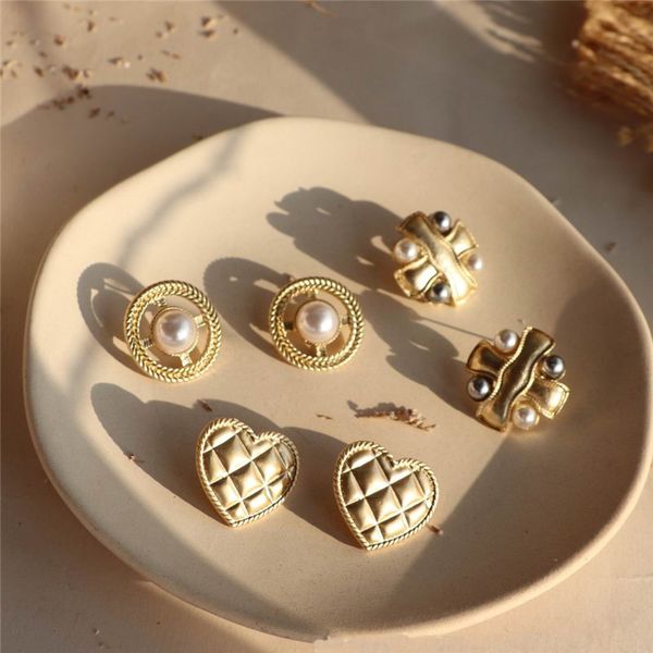 mengjiqiao 2019 new trendy simulated pearl stud earrings for women fashion bijoux metallic heart round boucle d'oreille brincos, Golden;silver
mengjiqiao 2019 new trendy simulated pearl stud earrings for women fashion bijoux metallic heart round boucle d'oreille brincos, Golden;silver