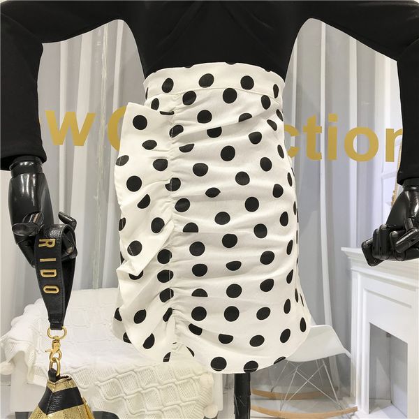 2020 spring new high waist short skirt women's ruffles polka dot a-line skirt casual fish tail, Black
2020 spring new high waist short skirt women's ruffles polka dot a-line skirt casual fish tail, Black
