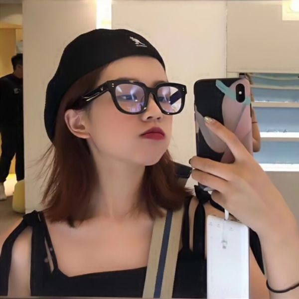 2019 wu yifan sydney gm plain glasses black frame thick border blue-ray glasses stand 3838, Silver
2019 wu yifan sydney gm plain glasses black frame thick border blue-ray glasses stand 3838, Silver
