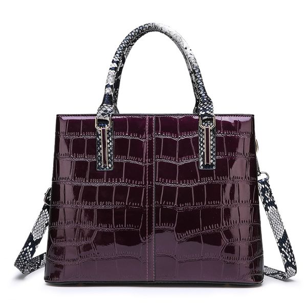 new crocodile women tote real patent leather handbag ladies bags retro shoulder purse big bag female 2019 c950
new crocodile women tote real patent leather handbag ladies bags retro shoulder purse big bag female 2019 c950